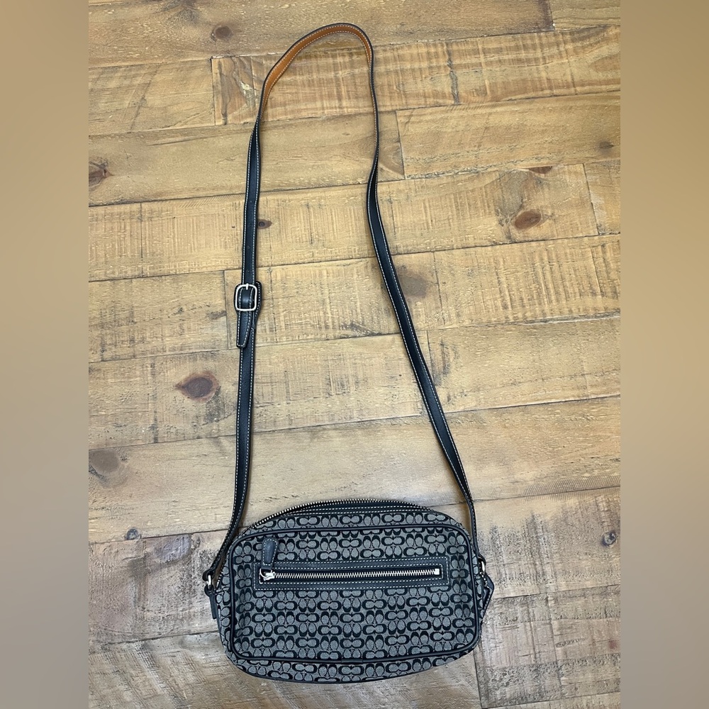 Coach Crossbody Purse No M 22-6341
